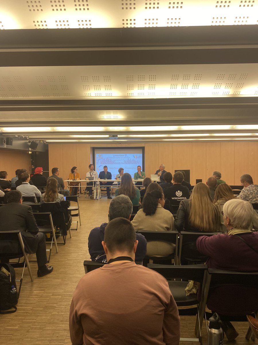 📣 #WikiConvention22 : <a href="/S_Le_Roux/">Sébastien Le Roux</a> de <a href="/Dailymotion_FR/">Dailymotion France</a>, H. de Rivoire de <a href="/microsoftfrance/">Microsoft France</a>, P. Bradley-Schmieg de <a href="/Wikimedia/">Wikimedia Foundation</a>, M. Grosset du <a href="/Conseil_Etat/">Conseil d'État</a> et <a href="/beloutrel/">Benoit Loutrel</a> de <a href="/Arcom_fr/">Arcom</a> nous parlent de la mise en application concrète du #DSA. Tout cela modéré par J. Toledano du @CNNum 🤓