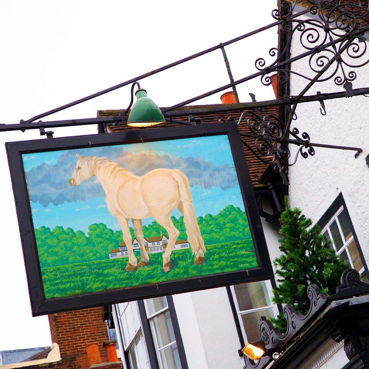 bespokehotels's tweet photo. We're thrilled to share that The White Horse, Dorking has been featured in the England's Eccentric Inns Guide by Michelin Guides! 🏆 

You can read the guide here: https://t.co/LtsnL3VI5U

#BespokeHotels #CountrysideHotel #MichelinGuide #MichelinGuideHotel https://t.co/Ou2WxlXMV2