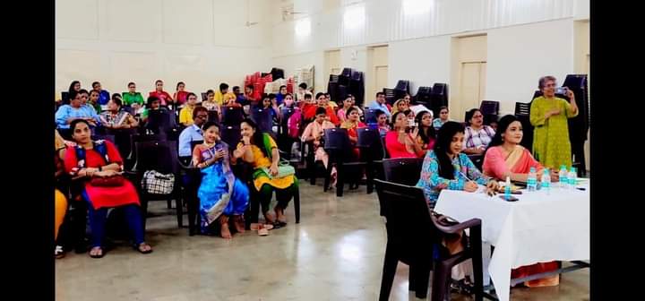 divyadwivedisor's tweet photo. Today I have participated as a Judge in a Folk Dance Competition of Rajhans Vidyalaya, Andheri West, Mumbai. I thank them for invitation. Some glimpses are here.
#rajhansvidyalaya #divyadwivedikathak #springofrhythm #judgment #dancecompetition #FolkDanceCompetition #Students https://t.co/ayope2vIDt