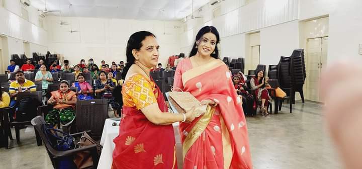 divyadwivedisor's tweet photo. Today I have participated as a Judge in a Folk Dance Competition of Rajhans Vidyalaya, Andheri West, Mumbai. I thank them for invitation. Some glimpses are here.
#rajhansvidyalaya #divyadwivedikathak #springofrhythm #judgment #dancecompetition #FolkDanceCompetition #Students https://t.co/ayope2vIDt
