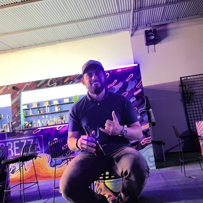 Millerba's tweet photo. #NuevaFotoDePerfil https://t.co/L70LHQVxqb