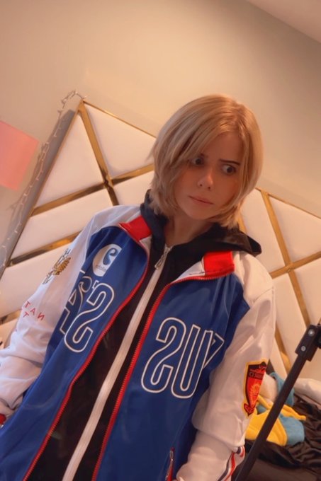 I&rsquo;m at Anime NYC today and tomorrow!! Today&rsquo;s agenda is Yurio, Chrollo at the afterparty, and Saturday<a href="/tag/hxh"class="tags"><span>#hxh</span></a><a href="/tag/anyc"class="tags"><span>#anyc</span></a>
