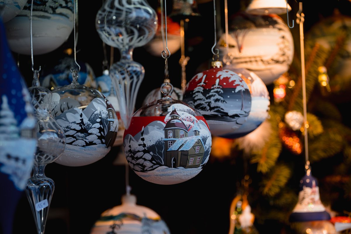 Are you into #Christmas decorations? The Thuringian town of Lauscha is the birthplace of delicate hand-blown glass tree decorations. The first workshop was established in the late 16th century and today, Christmas decorations are still produced in the traditional manner.