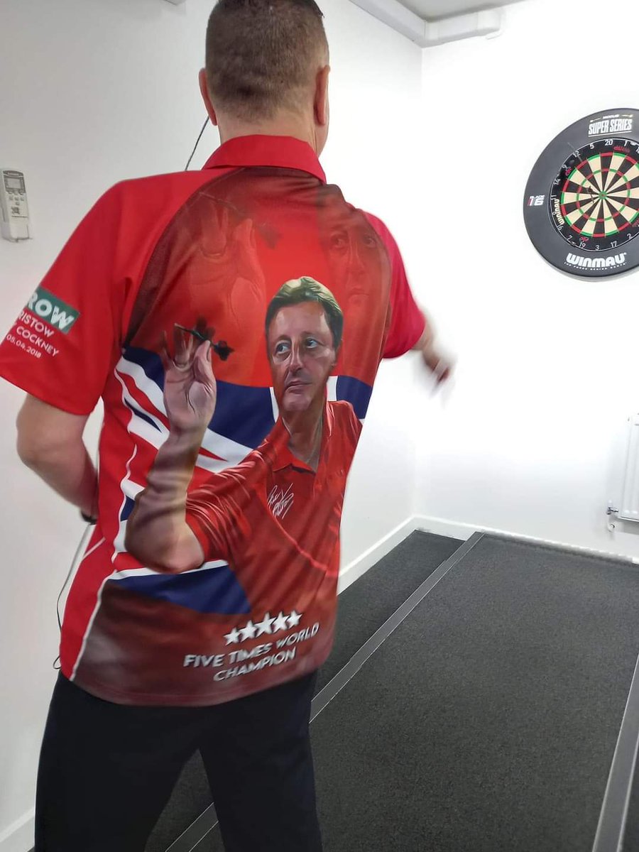 A great gesture from our man Kevin Painter for wearing this Eric Bristow Legend shirt at the Modus Super Series. Respect!!