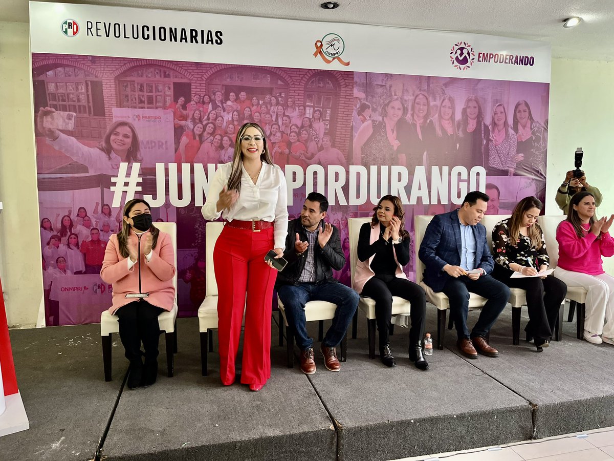 danisotto's tweet image. Así se vivió el Taller de Inducción a la Administración Pública Municipal, organizado por el @ONMPRIDurango. Este es el verdadero priismo, más vivas y fuertes que nunca, bienvenida @MonseArcosV y gracias por la invitación amiga @SugheyTorresR enhorabuena. 
#PRI #JUNTASPORDURANGO
