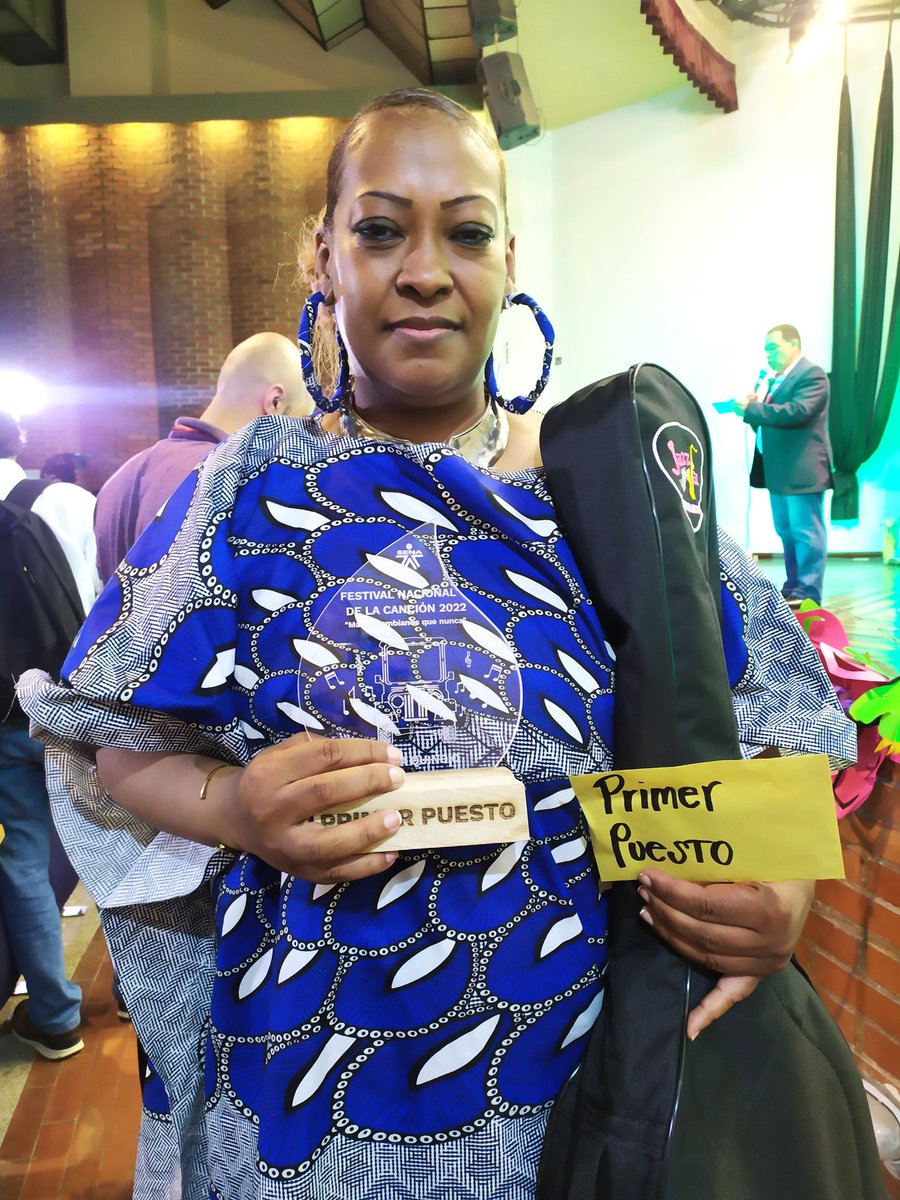 SENAQuindio's tweet photo. #SomosSENA 💚✅🎸🎹🏅

Y la gran ganadora del XIV Festival Nacional de la Canción Aprendices SENA 2022 es la Regional @SENADttoCapital con su representante Bleydy Cortés García. Felicitaciones https://t.co/Xb3tVduQFz