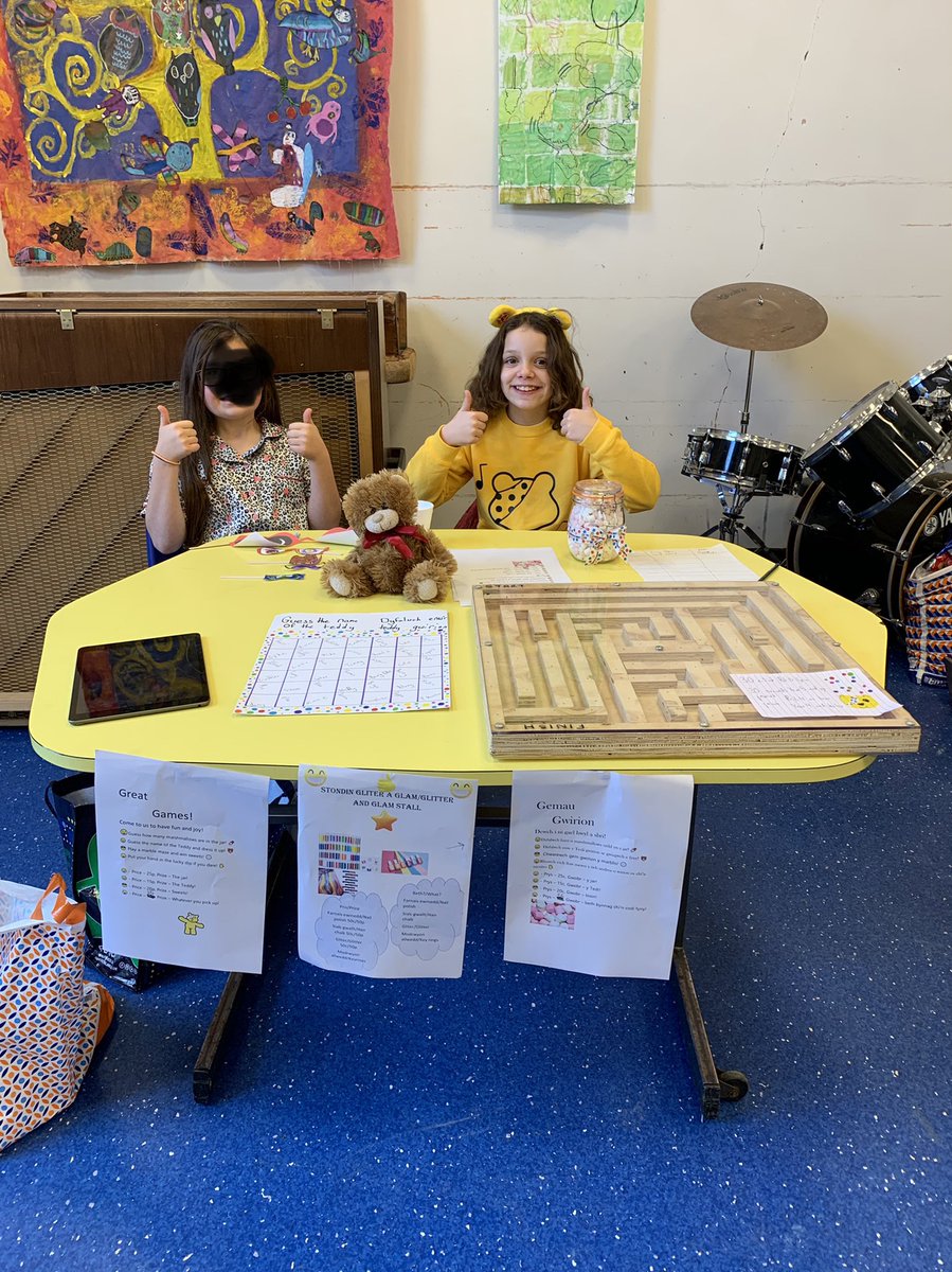 YGRhydypennau's tweet photo. Children in Need 2022! Year 6’s showcasing their entrepreneurial skills this afternoon #minibusinesses 💰 Well done everyone! 👏 👏 👏 https://t.co/qfF8MJAwBO