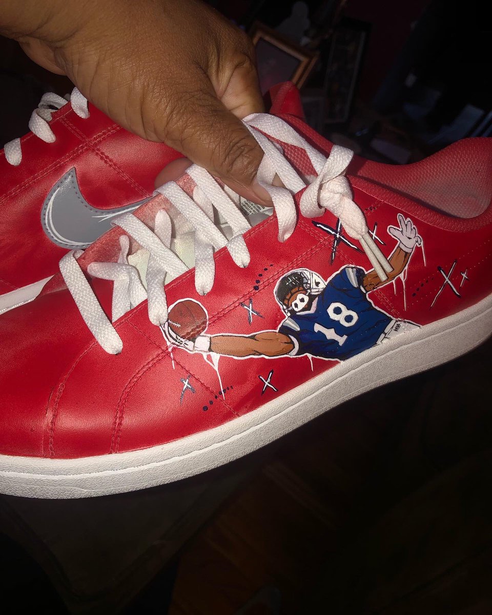 deneen_mcdonald's tweet photo. Had to break out my custom made kicks to prepare for the @HUBISONFOOTBALL vs Morgan 🏈 tomorrow. Final game of the season. Win or lose, BISON have my ❤️. Now, everywhere I go, my son is with me. #BeatMorgan @mattwr2 ❤️💙 https://t.co/mpzJiBQqoY