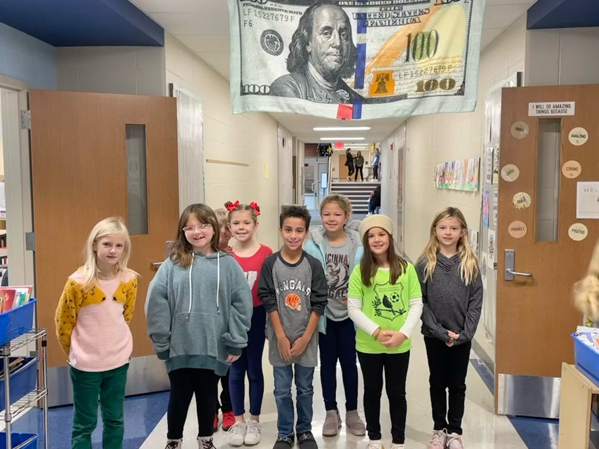 McGheeJennifer's tweet photo. SECOND GRADERS at @summitbees were excited to have the Clash of the Quarters Flag today! This was our final day of coin wars but donations can still be made online @9UnitedLeaders! It’s been a great week of giving &amp; generosity! Which grade will see the flag on Monday?! @SummitPTA https://t.co/WeoY5SRlaE