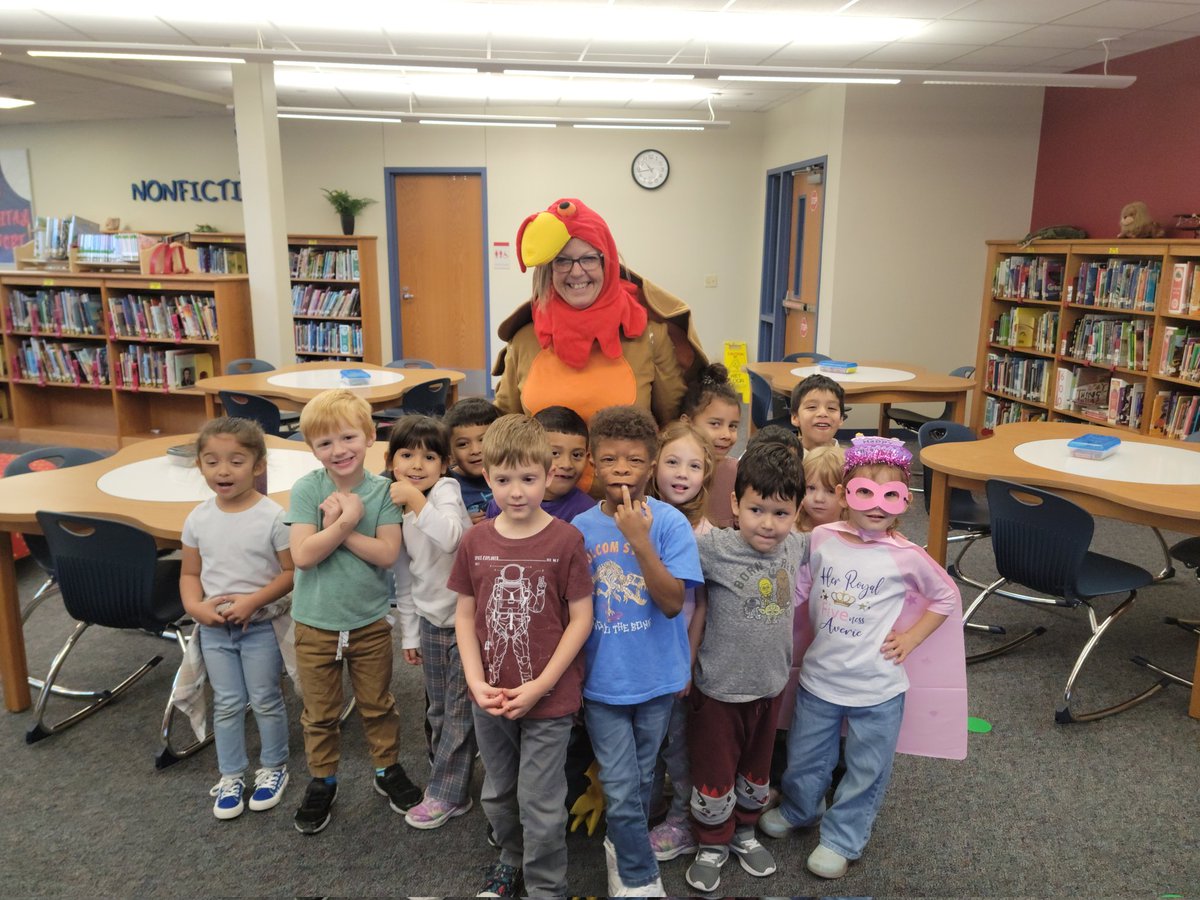 MrsSarahWaits's tweet photo. We had a fun time in the library today! Our class loves Turkey Janzen! 😆 @CastleberryElem @CastleberryISD https://t.co/atoSqJhdqW