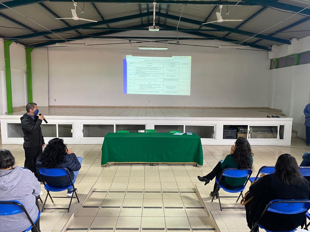 prepa_100's tweet photo. En capacitacion con los docentes abordando temas de cultura de paz con el objetivo de consolidar la Cultura de la Legalidad y generar espacios seguros en favor de los jóvenes mexiquenses.

#JornadasDeAcompañamiento
#EMS
#EducaciónFuerte
#Edoméx https://t.co/Dbu743kArG