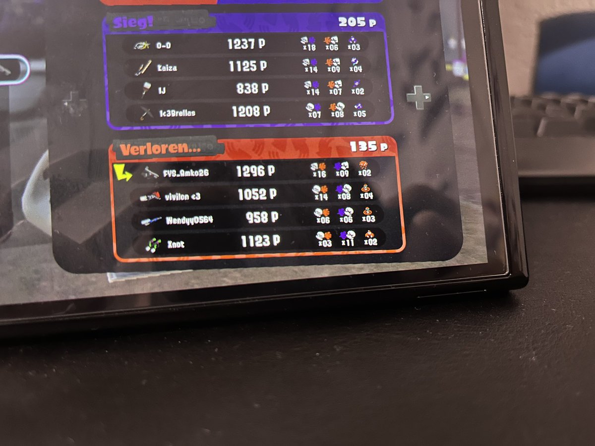 AmkoSplat's tweet image. Sorry for Bad Quality but how gon win this when these Dualies get 3 kills and 11 Deaths 😫😫 i hate Ranked