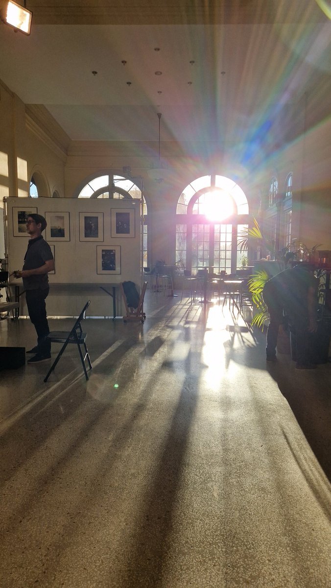 PhotoMenton's tweet photo. Suivez la lumière... https://t.co/KdKQ6HpY5S