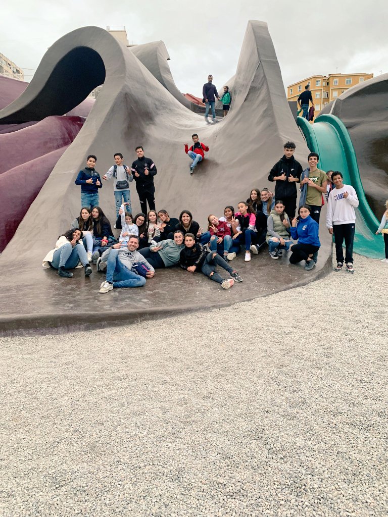 tatagor6's tweet image. ¡Hoy hemos terminado la semana con una súper salida! En #kumpania no nos perdemos nada y, tras su reapertura....🥁🥁 Hemos ido al Parque Gulliver 🥳

¡Ha sido una tarde estupenda llena de risas y diversión!

#jovesolides
#excursionesmolonas