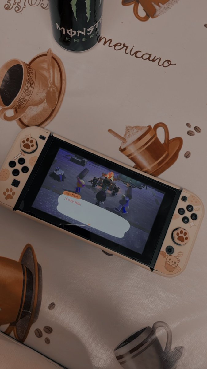 esteficrossing's tweet photo. Vendo nintendo Switch con 3 años de garantía todavía, recién reparada y entrego esa fundita lila con ella (tercera foto). No me la quedo porque he cogido la oled. +info md AGRADEZCO LOS RT PARA DIFUNDIR https://t.co/psmhhZTn7s