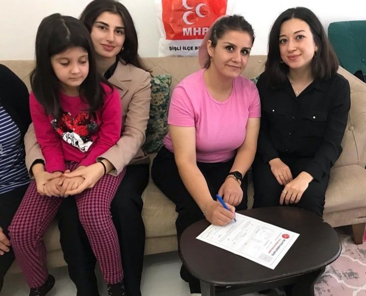 Ev ziyaretleri çalışmaları kapsamında Gülbahar Mahallesi’nden Sevda Turan hanımefendinin misafiriyiz. Şişli’de gönüllere dokunmaya devam ediyoruz.

#BirlikteDahaGüçlüOlacağız
#MHPEvZiyaretleri