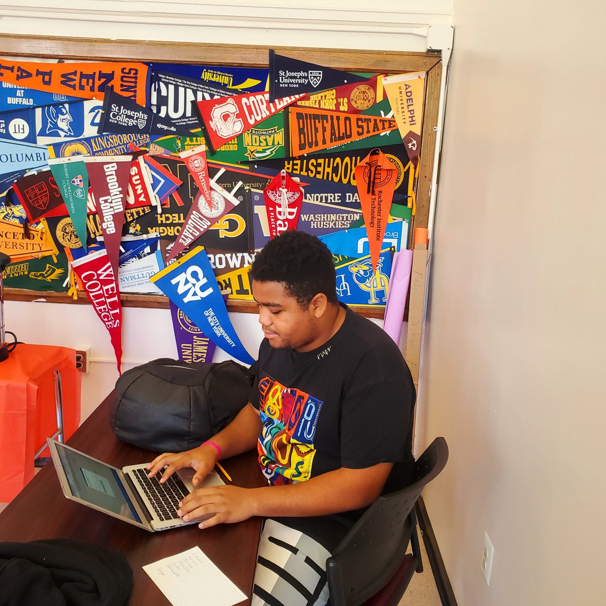 NYCOutwardBound's tweet photo. We're 2 weeks out from the 2022 #CollegeMarch! Our seniors are hard at work building college lists, writing essays & submitting applications with support from our #Postsecondary team and Peer Leaders.
📸: @kurthahnschool https://t.co/bLLjv1t5yh