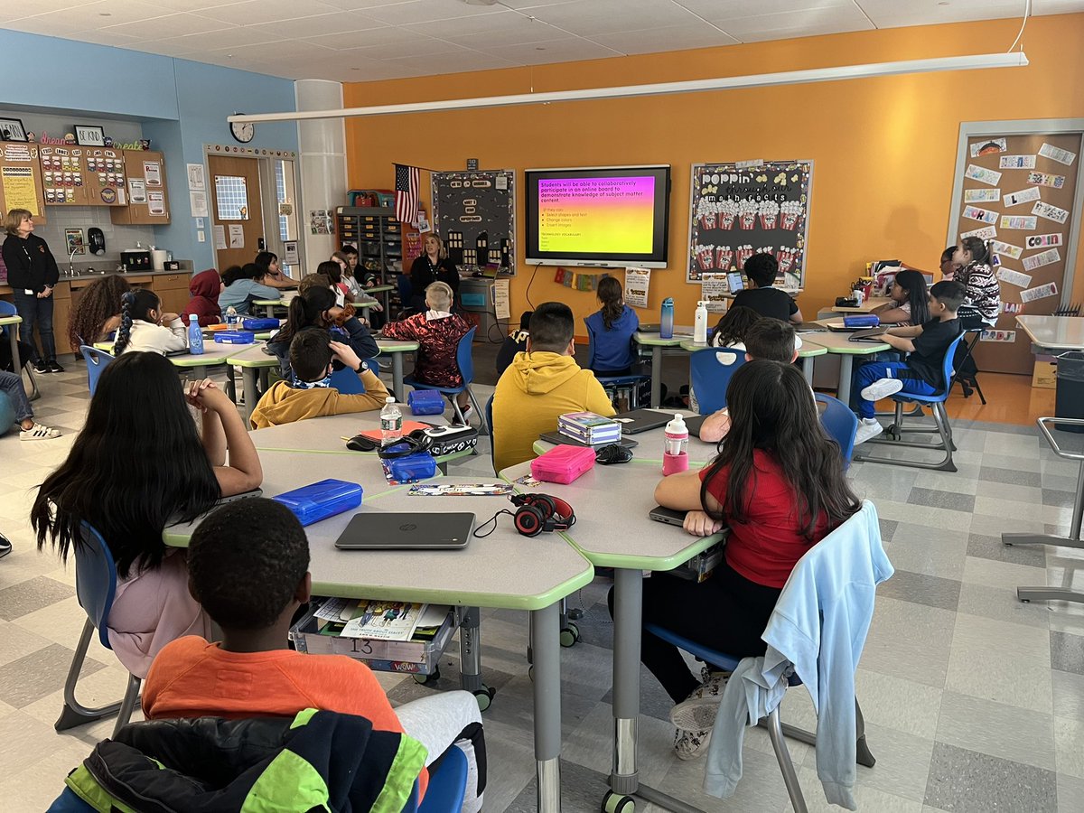JanelleThresher's tweet photo. Thanks Mrs. Smith!  We loved making virtual posters this afternoon! https://t.co/7tMqFa1PtD