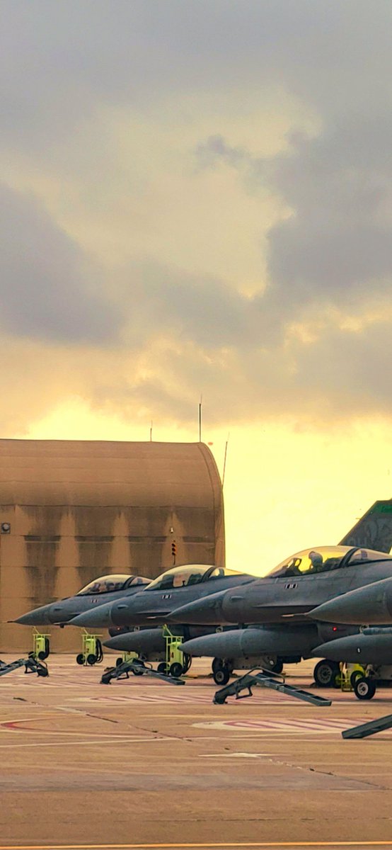 IAmAlkoto's tweet photo. 180th Fighter Wing! 
Dreams do come true!! #thankyouforyourservice #F16 #rowdy #airnationalguard #180thfighterwing #stingernation #rideout  #soundsoffreedom #bringthenoize https://t.co/F0nM4ILnW9