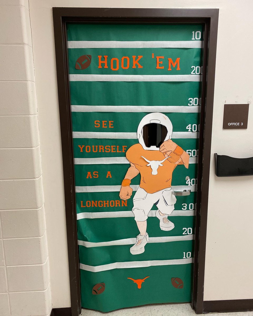 nimitzgc's tweet photo. And that’s a wrap on #GenTXWeek! 🥳 The Go Center and Mrs. Morataya teamed up for some good ol’ UT vs. A&M door decorations 🏈 #UT #PVAMU #TAMU #Choices https://t.co/W7yYB8gG9X