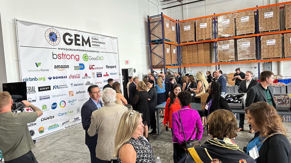 MOBILEMIKE_'s tweet photo. #MobileMike @globalempowermentmission #RibbonCutting #Congratulations #ThisIsAGreatDay #PromotingTheFuture #CommunityService I’m so proud of my friend @michaelcapponi and his entire team for they have built and the incredible things that they do every day to always help others https://t.co/AFhZkdjz2K