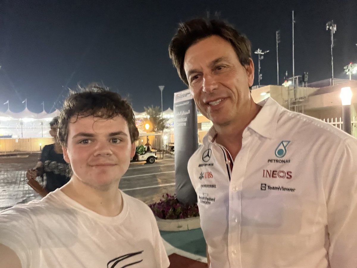 Omg just met Toto!!!
I said sign mick please and he “haha we’ll see”