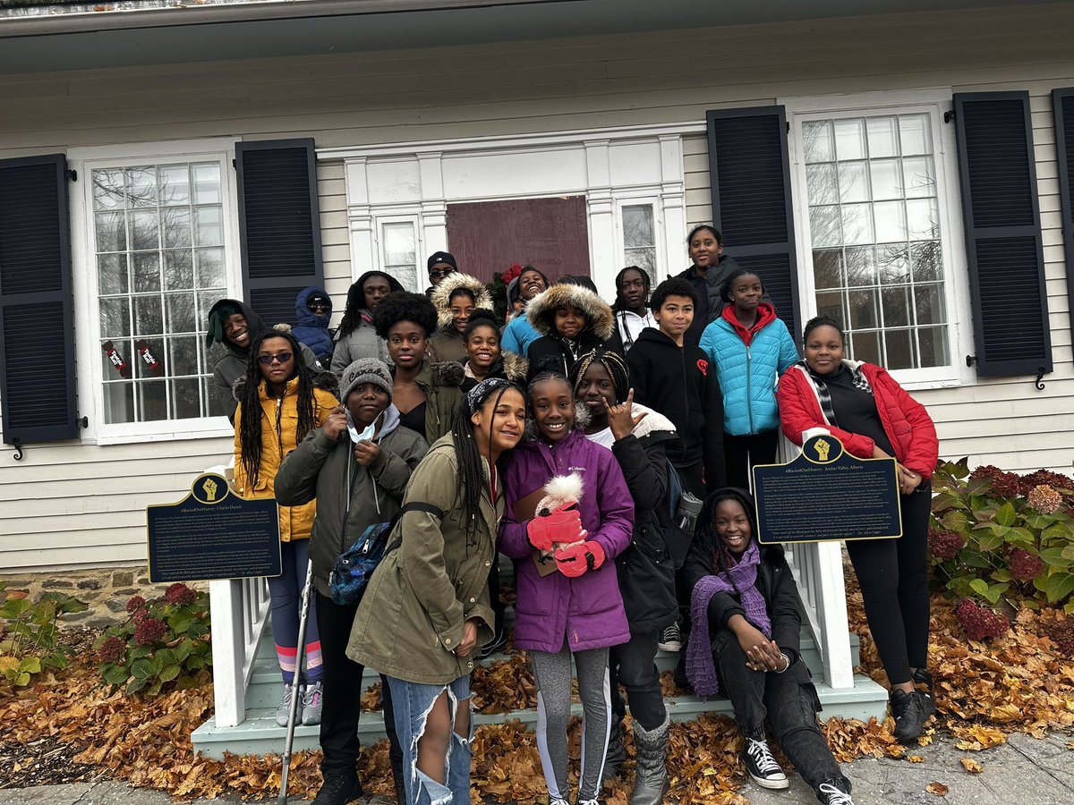 SashaeEdwards's tweet photo. Yesterday @EarnscliffeSPS BSA had the opportunity to visit The Bradley Museum @SaugaMuseums and check out their Unearth Uncovered Exhibit. https://t.co/0Cob01TSc1