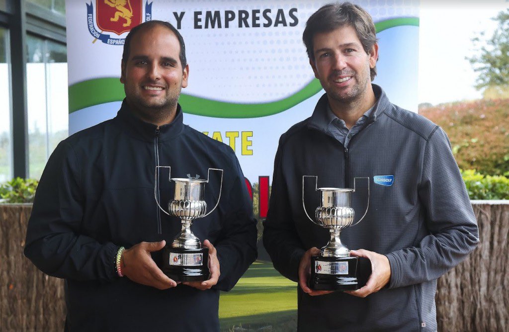 Victoria en la Copa de Medios de Comunicación junto a mi compi  <a href="/thony_golf/">Thony Pugliese</a>, representando a <a href="/GolfChannelLA/">Golf Channel LA</a>. Cada vez más contento con mis <a href="/PingTour/">PING GOLF</a>, 70 golpes brutos en el <a href="/cngolfmadrid/">Centro Nacional Golf</a>.