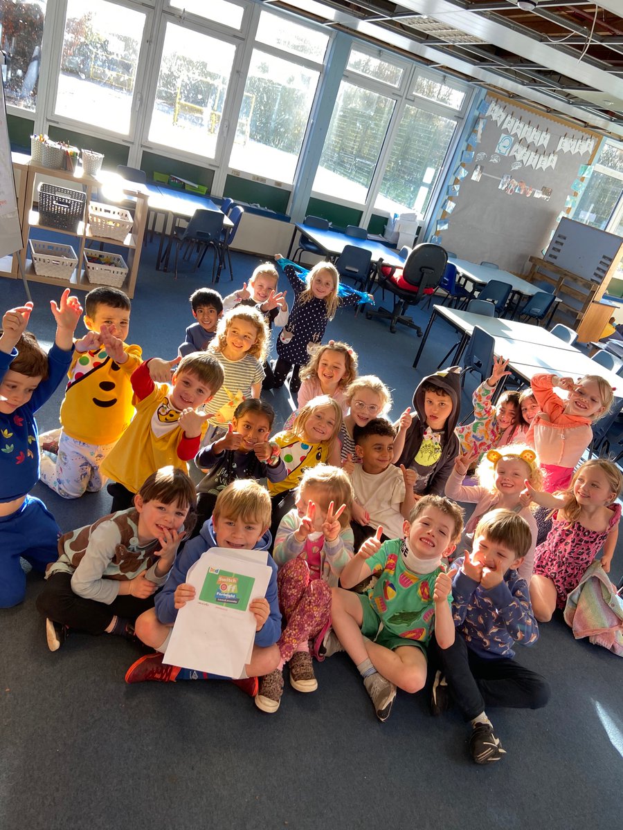 MissGarvey's tweet photo. Today B talked to us about the importance of not wasting electricity! He tried so so hard with his presentation. Well done B! What a great eco councillor! We will all be wearing jumpers this weekend! 🌎 @brookburnp https://t.co/rNT0sidQxl