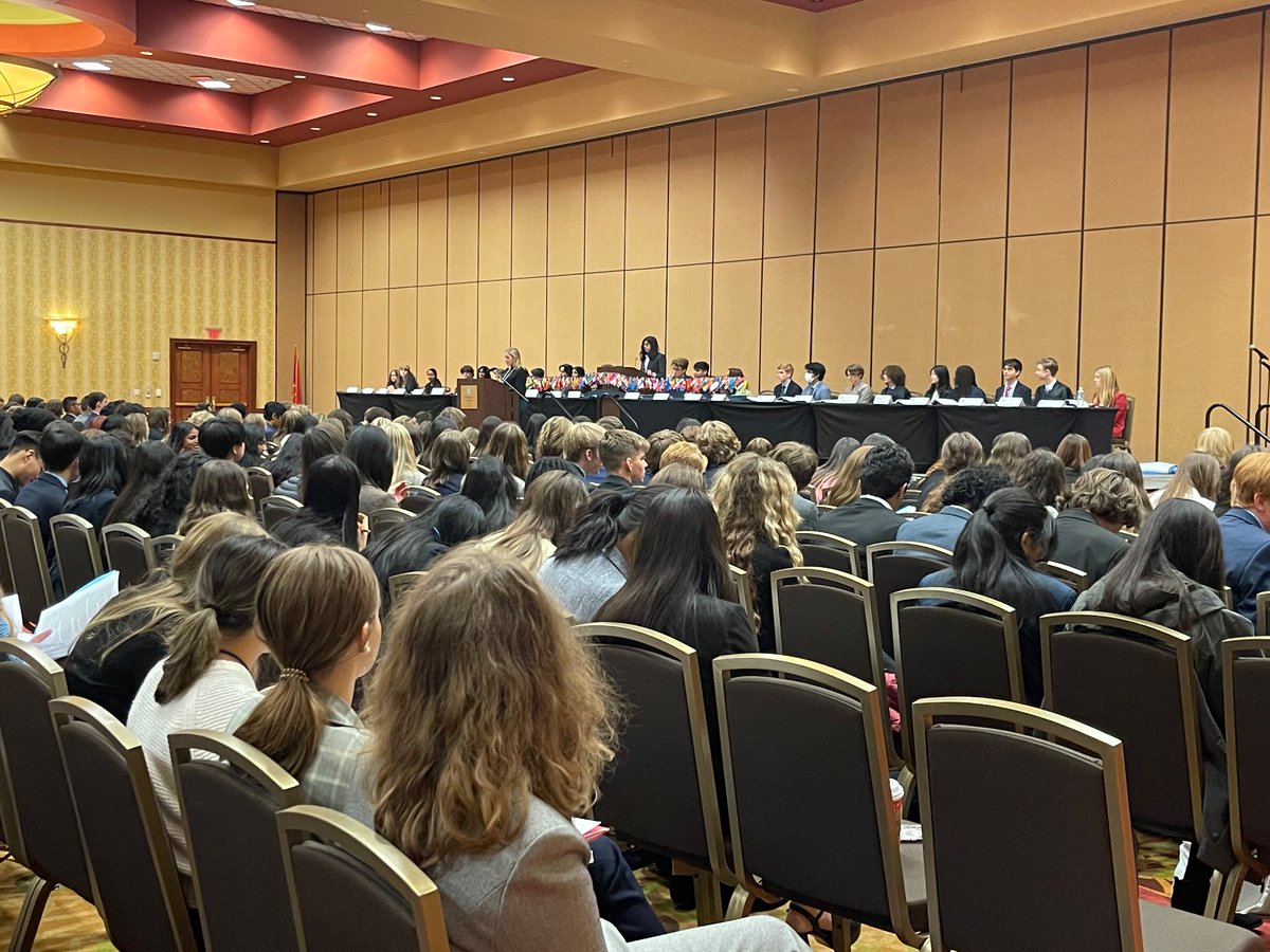 We baaaaaack! <a href="/WHSYIG/">West High Youth Government</a> <a href="/ashley_speas/">Ashley Speas</a> #weareONEWEST ❤️💙