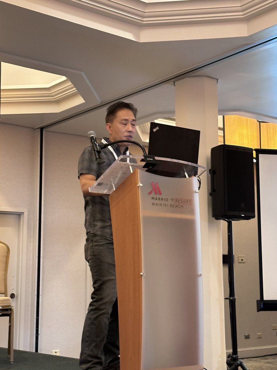 Daniel Chiu is the second Keynote speaker at #ISEVxTech. He’s using a custom flow instrument with top-down and bottom-up approaches to characterize single #ExtracellularVesicles @IsevComms