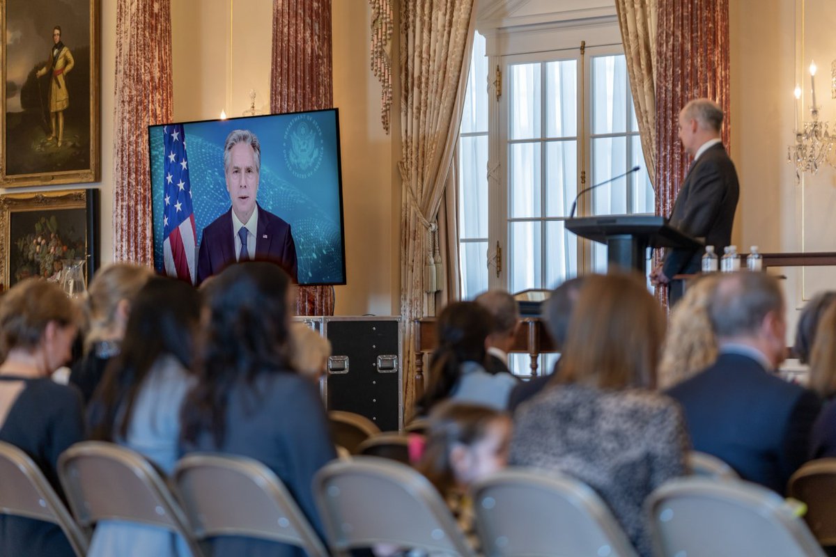 DepSecStateMR's tweet photo. Honored to present the Secretary of State Awards for Outstanding Volunteerism Abroad. We recognized employees and their family members who demonstrated exceptional volunteer service overseas. Thank you to @AAFSW &amp; @DACORtweets for administering the awards. https://t.co/tjnh68FUfr https://t.co/RZ01l3TOVC
