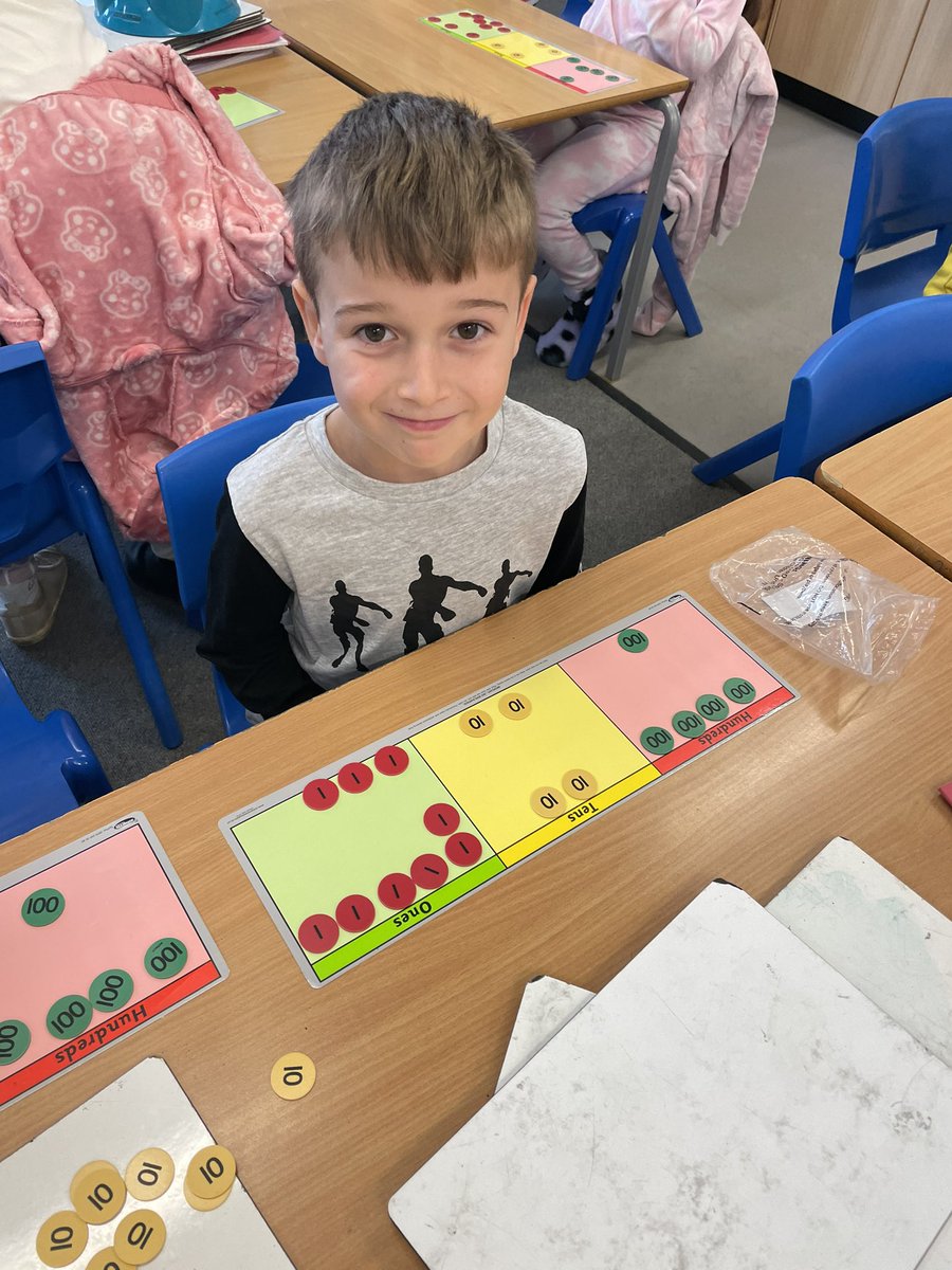 francisaskew's tweet photo. 3LL have been using place value counters today to help us add two 3-digit numbers ππ» #FAPSmaths https://t.co/LrdPZbo0wo