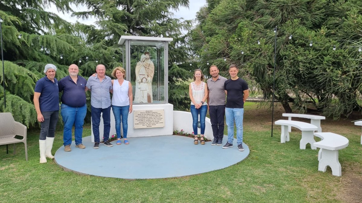 Visita de <a href="/villanopab/">pablo villano</a> y <a href="/ajvidela/">Arturo Jorge Videla</a> a <a href="/lacteosaurora/">lacteosaurora</a> a un año del incendio, hoy estan trabajando en una nueva planta 
apymel.com.ar/socios/despues…