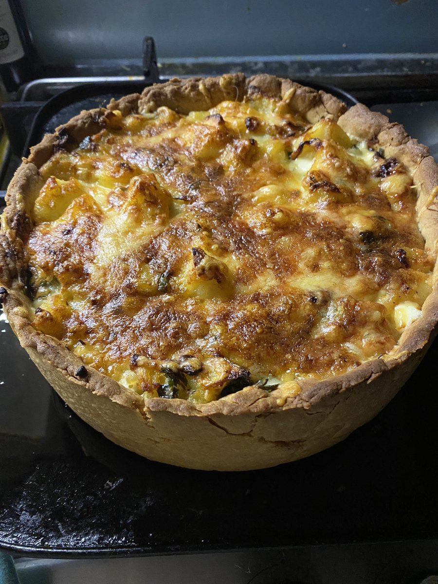emmabest2000's tweet photo. βThis the season for pie - a @HairyBikers deep-filled Homity pie. #comfortfood #winterwarmer #homitypie https://t.co/iEfhBRHZzQ