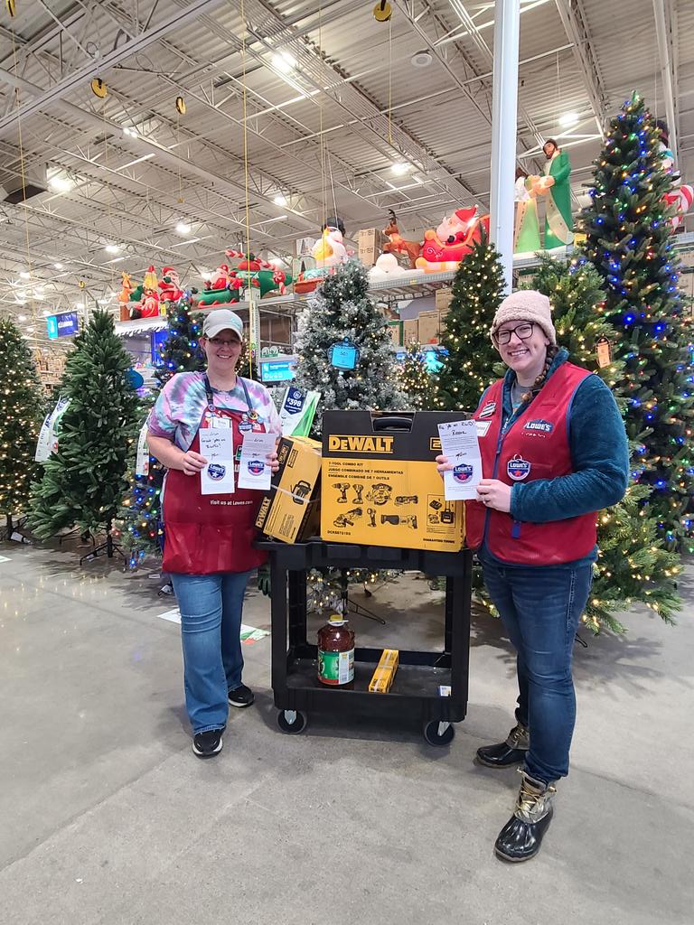 Recognizing <a href="/PaintLady1040/">Erin</a> &amp; cashier Renee G. for executing this RWD today! Awesome Job! <a href="/D816Ap/">APTeamD816</a> <a href="/JBBailey9/">JBBailey</a> <a href="/johneric88/">John Pyatt</a> <a href="/BlueBoxR1/">@BlueBoxR1</a>