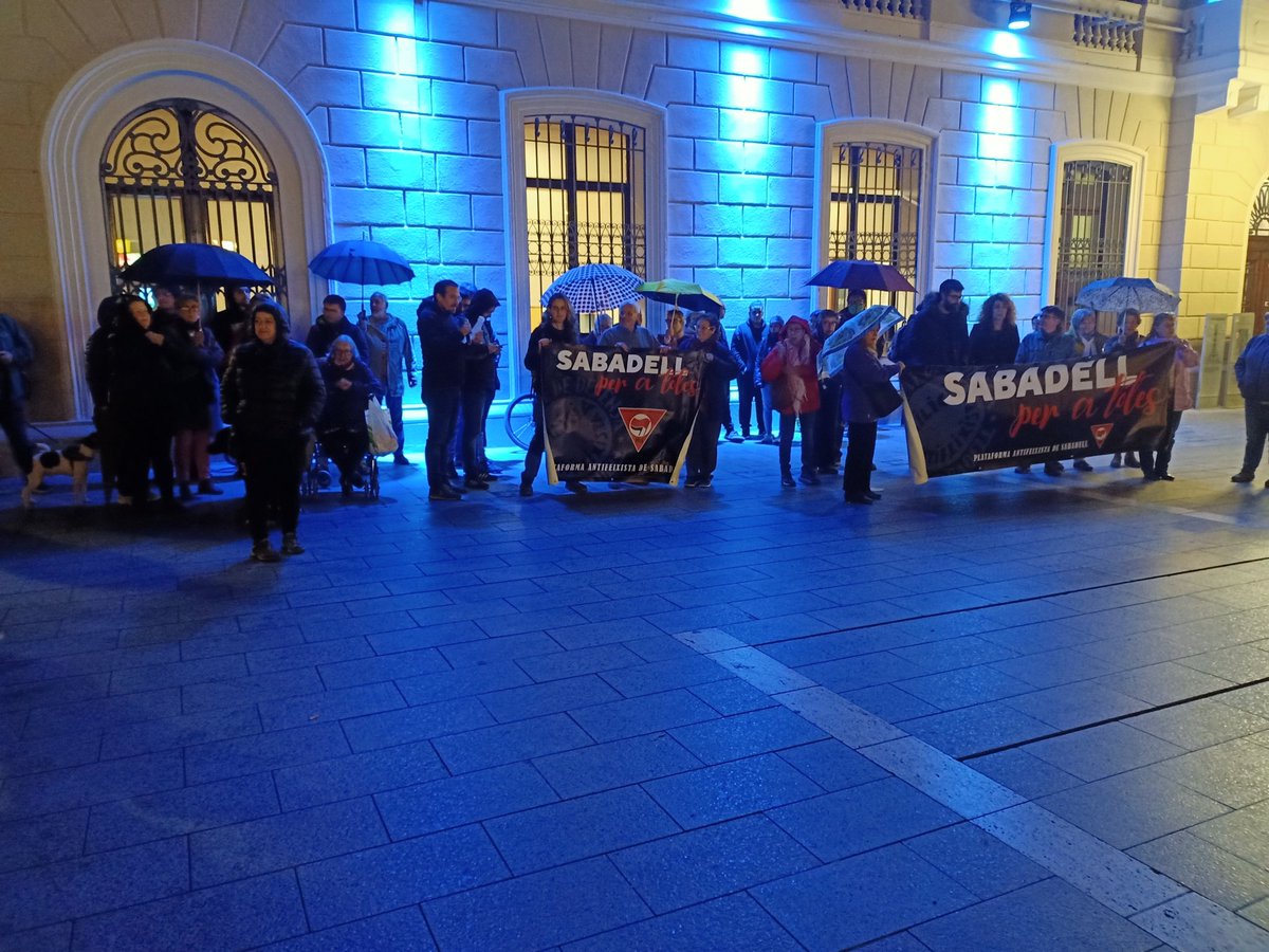 MPSabadell's tweet photo. #SabadellAntifeicista

Avui ens concentrem amb la @AntifasSbd i el @ComiteFeminista contra la inacció del govern de l'@Aj_Sabadell contra el feixisme.

Prou complicitat institucional! https://t.co/4omONc7Upd