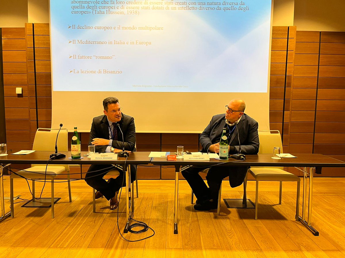 difendifuturo's tweet photo. Interventi dei #discussant, tra le cifre di #PoP2022, e domande da parte di una platea gremita. https://t.co/H38FXZTk30
