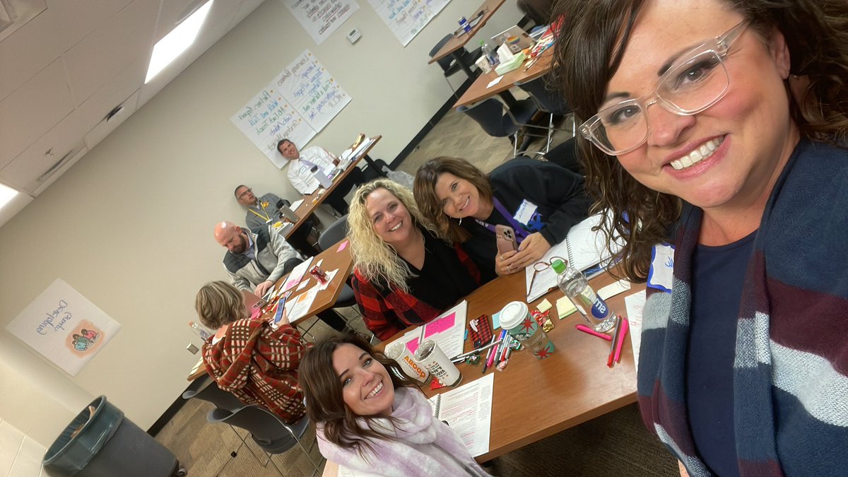 Leveling up at Adaptive Schools Training with SPS friends and <a href="/bransonschools/">Branson Public Schools</a> colleagues. 🗣️Professional Communities at work! <a href="/AprilHawkins14/">April Hawkins, Ed.D</a> <a href="/stacielately/">Zeynep Yılmaz</a> <a href="/DrMericaClink/">Merica Clinkenbeard, Ed.D.</a> 
@Think_Collab <a href="/ToniPrickett/">Toni Prickett</a>