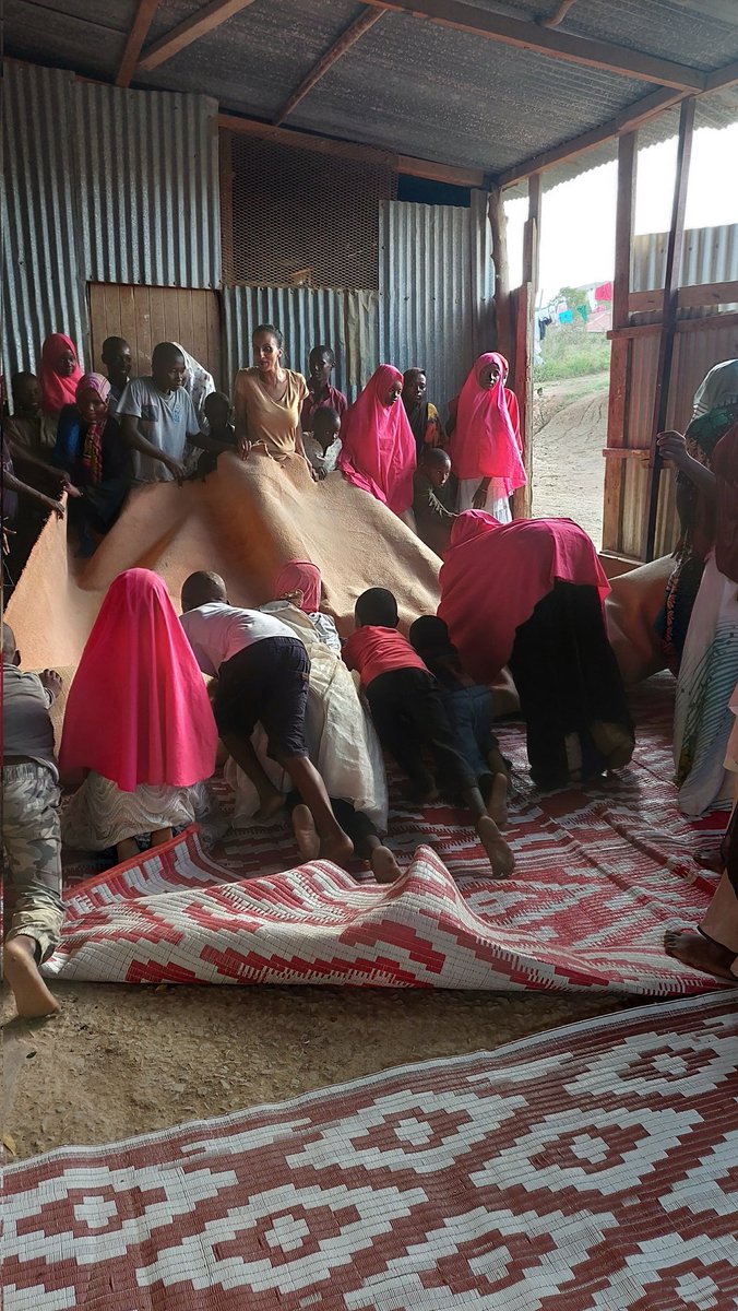 RB_organisation's tweet photo. It's the little things that make life worthwhile ❤️

A picnic at an orphanage, delivering donations, cooking, connecting, carpet fixing, empowering and lots of fun.

Mombasa County.
#TeamRB 
#SupeRB
#RBfamily 

#changinglives #happymoments #orphanage #empowerment https://t.co/gSRQ0NrkmH