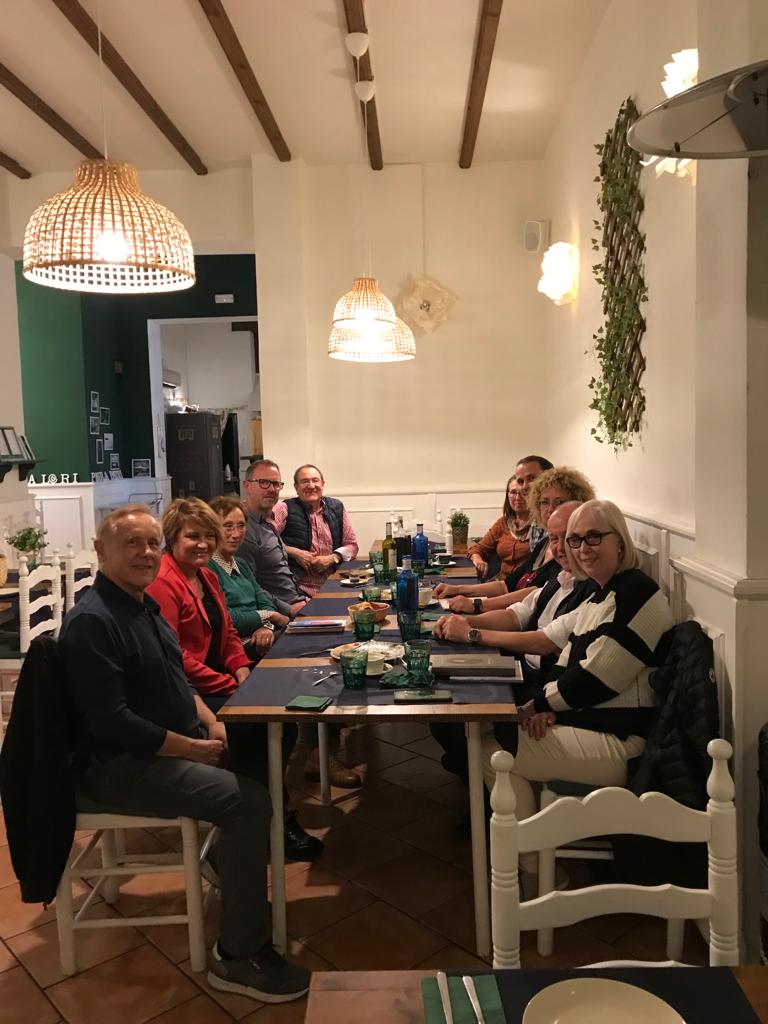 CRÒNICA de Dijous d’Arts del dia 17 de novembre.

Dir-vos que ahir vam fer un sopar amistós i alegre amb diverses propostes. Més informació al nostre fb i blog.