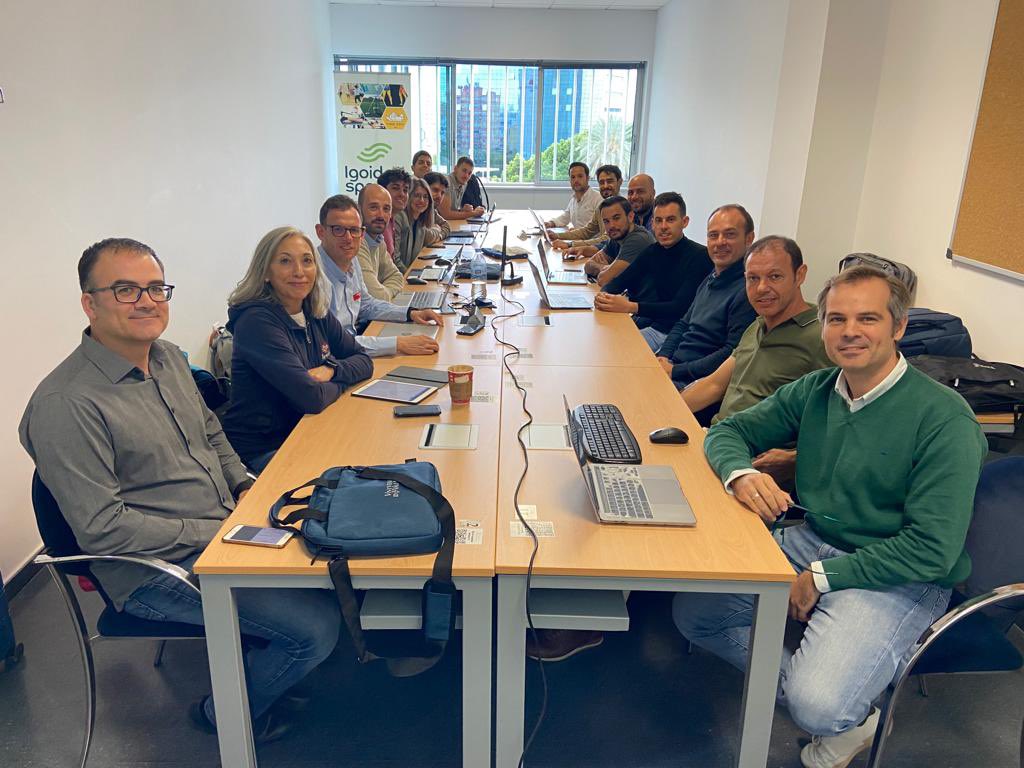 SMIrg_Valencia's tweet photo. Participación de los miembros de @smirg_valencia en el “III International Conference on Technology Applyed to Physical Activity and Sport - TAPAS2022”, celebrado en la ciudad de Sevilla. Además, jornada productiva con la reunión con los grupos de gestión deportiva asistentes. https://t.co/k3rVyAlDiR