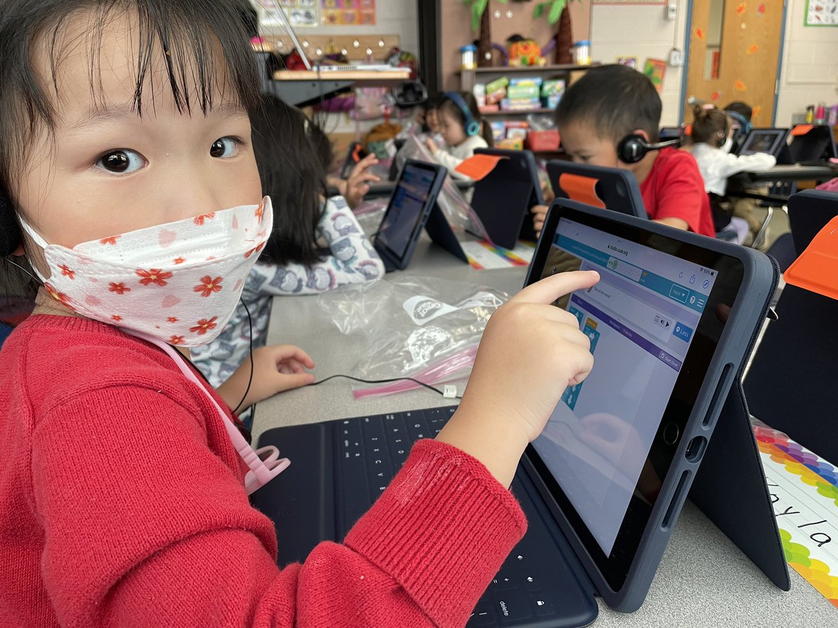 Got to join <a href="/MosaicES_STEAM/">Peyton Avery</a>’s kindergarten lesson and see some beginning coding in action! <a href="/Mosaic_ES/">Mosaic Elementary School</a>