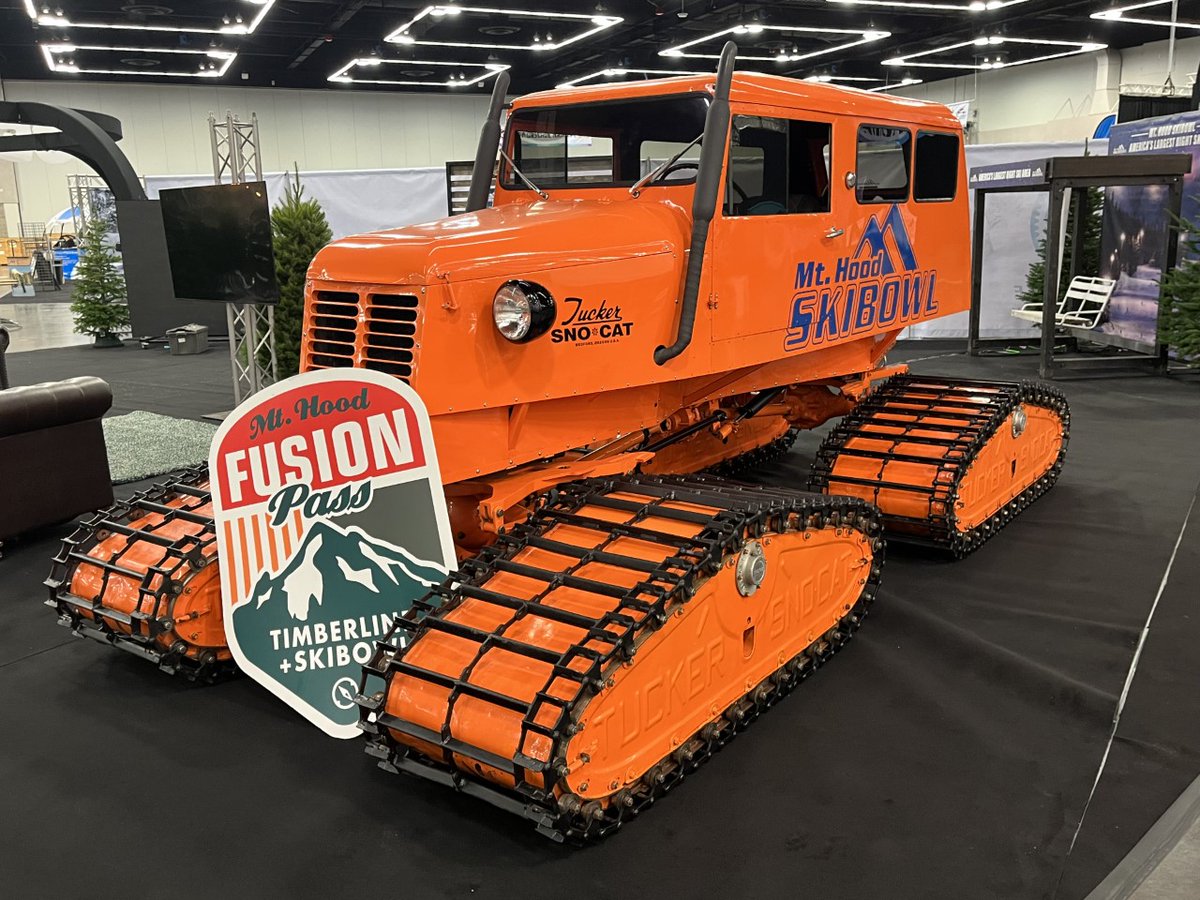 fox12oregon's tweet image. Who is excited to hit the slopes soon? Snowvana is happening this weekend at the Oregon Convention Center for all interested snow lovers! @JoeVFox12  got an early look at what's available at the show, watch today's #OnTheGoWithJoe: bit.ly/3OklqWz