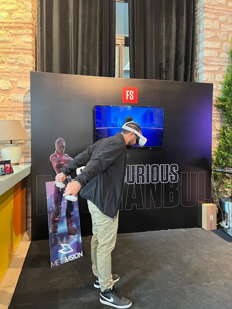 wearemetavision's tweet photo. More than 100 lucky people had the chance to experience both Tron ​​and MetaStreet in #VR at the Fifteensecond expo that we attended 😍

Sorry that, due to the lack of time, we couldn’t let everyone try it out😅 let’s meet on another event

#visioners #PlayToEarn #metaverse https://t.co/lAqta393LL