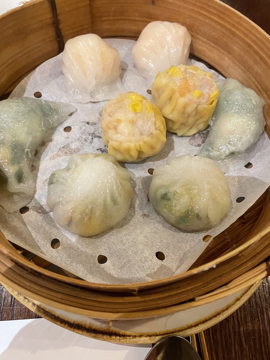 ChefColcombe's tweet image. Last evening in Sydney with a friend of the team giving us their experience in #australia Brisbane here we come