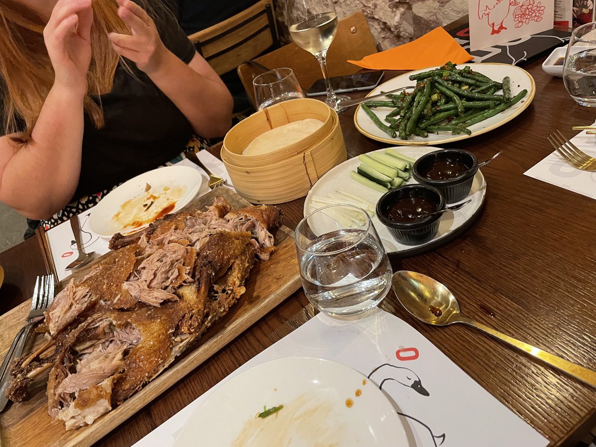 ChefColcombe's tweet image. Last evening in Sydney with a friend of the team giving us their experience in #australia Brisbane here we come