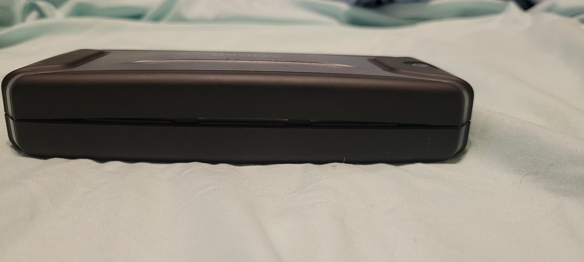 CommanderJPR's tweet image. Don't buy anker products they make unsafe products and thier suport tells you to thorw away unsafe products in the bin mind you this has a battery inside that is now sollwen and cracked open the case.way to go anker and tell people to risk a fire. @AnkerOfficial