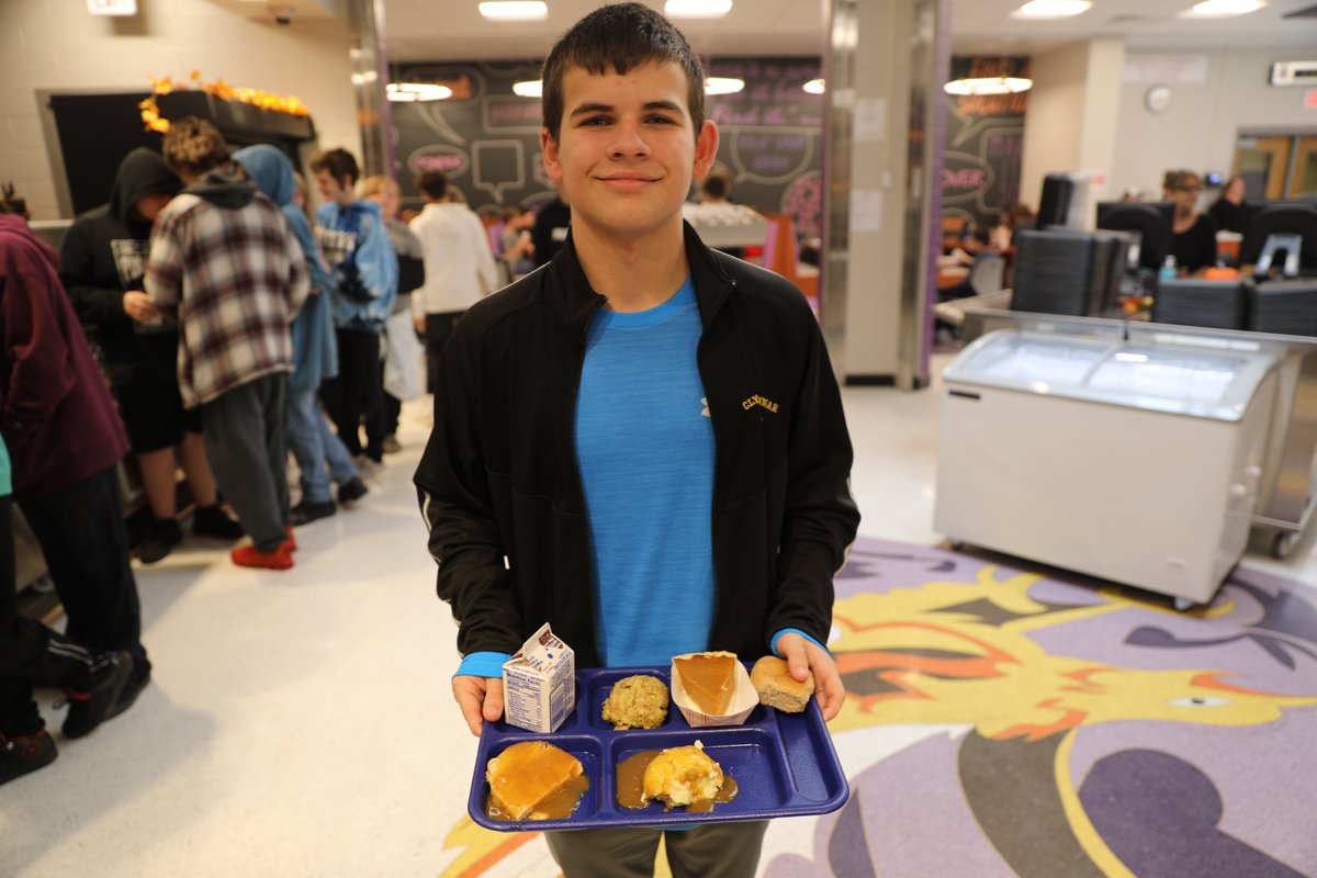 ClydeSavannah_'s tweet photo. A huge THANK YOU to our cafeteria staff.
A DELICIOUS Thanksgiving Dinner was served (with the help of our wonderful building principals) to Elementary & Jr/Sr HS students today.
Great food and great memories!
#CSrocks
#GoEagles https://t.co/I2sDY2cNUx