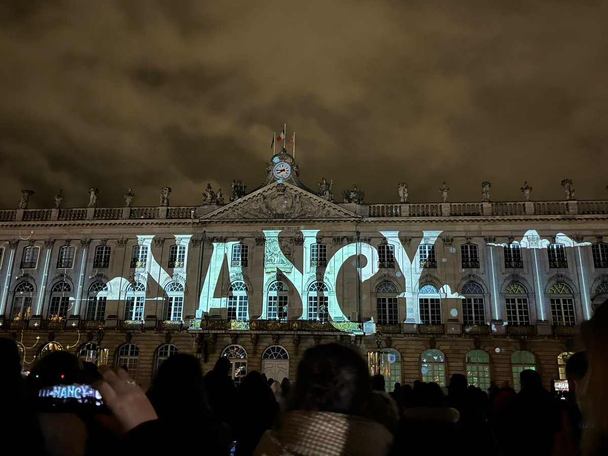 arnould_jb's tweet image. @enedis_lorraine participe aux fêtes de la Saint Nicolas @VilledeNancy en raccordant au réseau électrique les ornements lumineux et le Sapin place Stanislas !
Joyeuses fêtes de la Saint Nicolas à tous et toutes